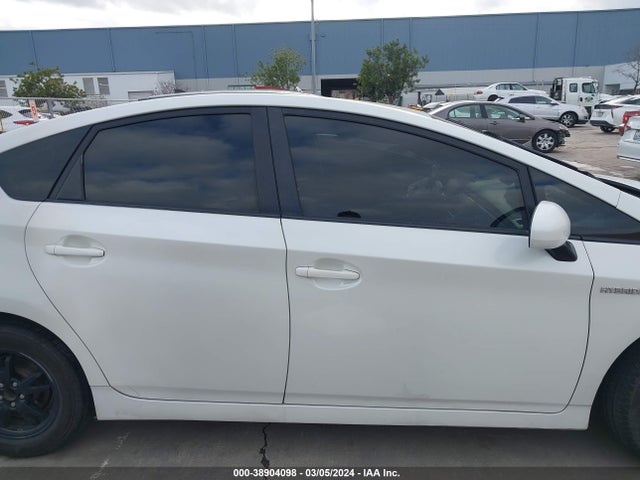 Toyota Prius Two 2015 JTDKN3DU6F0465464 Image 14