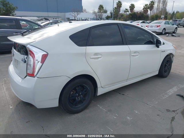 Toyota Prius Two 2015 JTDKN3DU6F0465464 Image 4