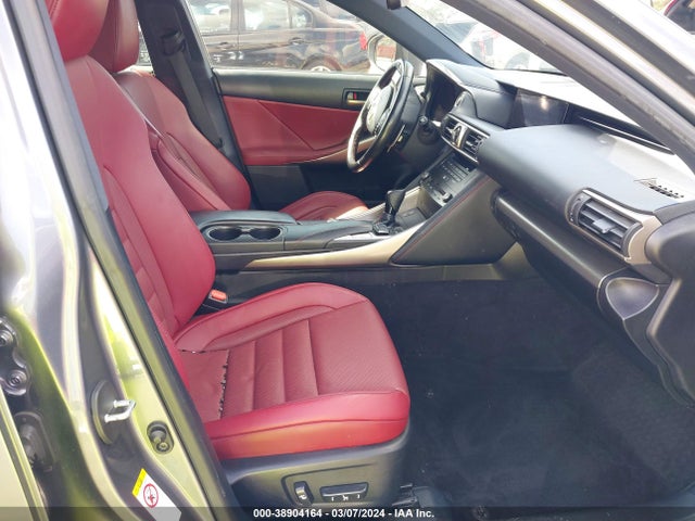 Lexus IS 300 2018 JTHBA1D20J5068003 Image 5