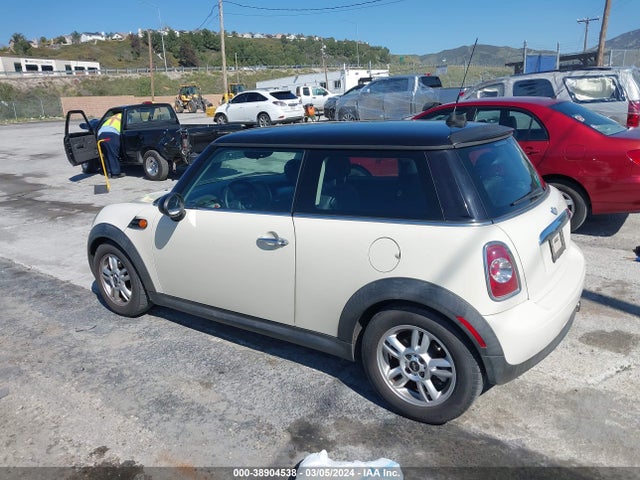 2012 MINI COOPER WMWSU3C53CT257529 Photo 2