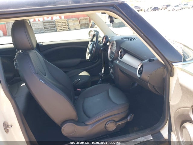 2012 MINI COOPER WMWSU3C53CT257529 Photo 4