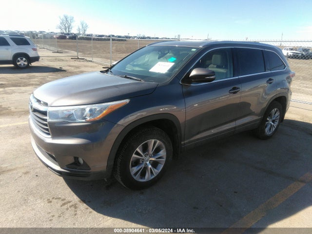 Toyota Highlander Xle V6 2015 5TDJKRFH6FS089949 Image 2