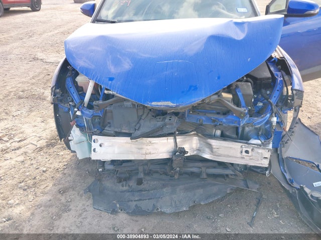 Toyota C-HR LE 2019 NMTKHMBX5KR083183 Image 10