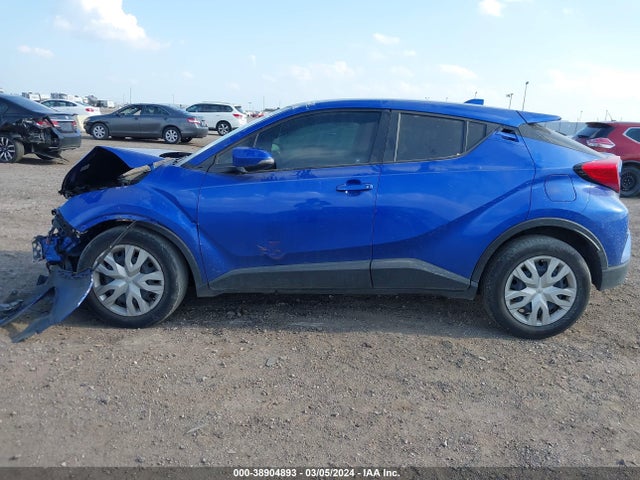 Toyota C-HR LE 2019 NMTKHMBX5KR083183 Image 14