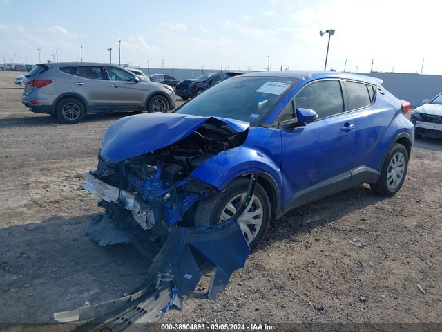 Toyota C-HR LE 2019 NMTKHMBX5KR083183 Image 2