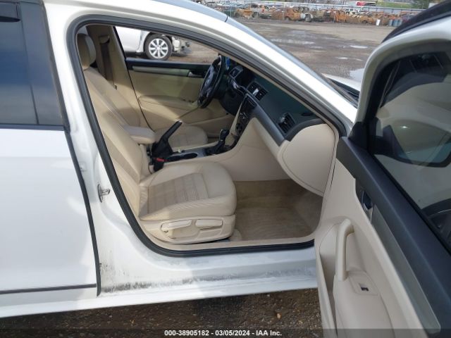 1VWBS7A34FC056421 Volkswagen Passat 1.8t Se
