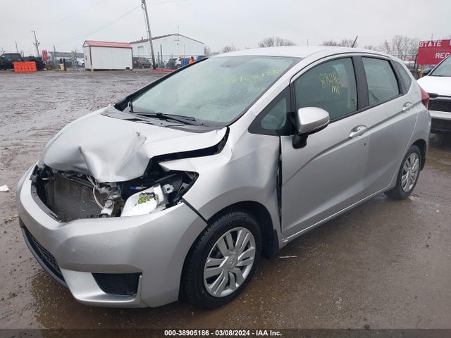 Honda FIT LX 2015 3HGGK5H53FM748643 Image 2