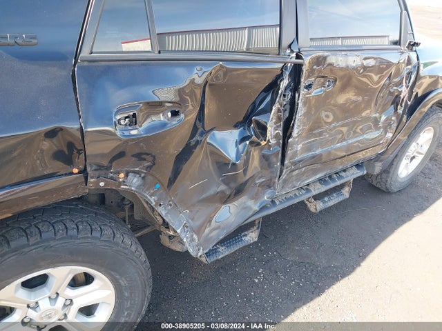 Toyota 4RUNNER SR5 2021 JTEMU5JR9M5916843 Image 18
