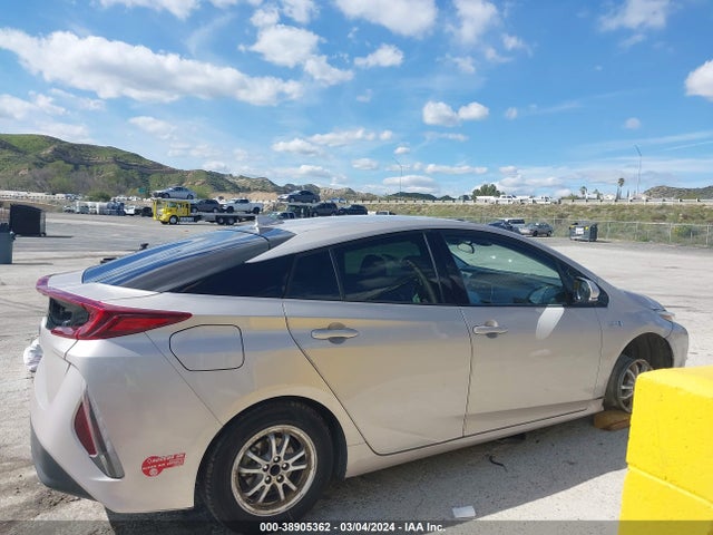 Toyota Prius Prime Plus 2018 JTDKARFP5J3079857 Image 13