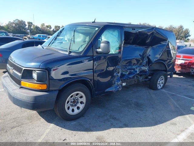 Chevrolet Express 1500 Work Van 2014 1GCSGAFX4E1171494 Image 2