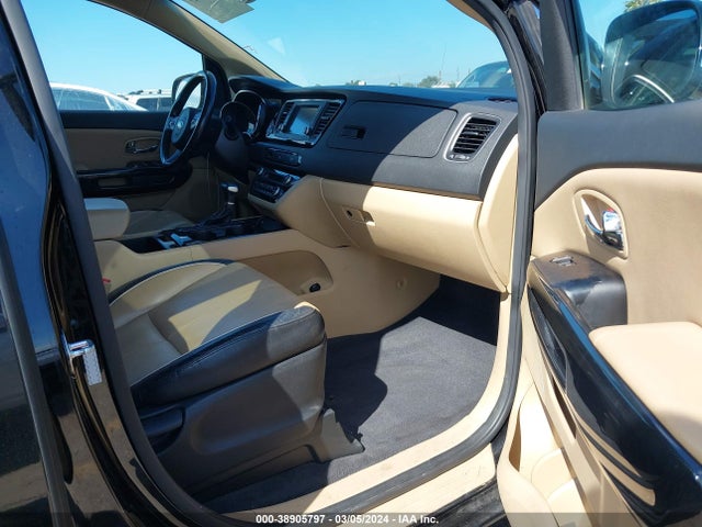 KIA SEDONA EX 2018 KNDMC5C16J6389400 Image 5