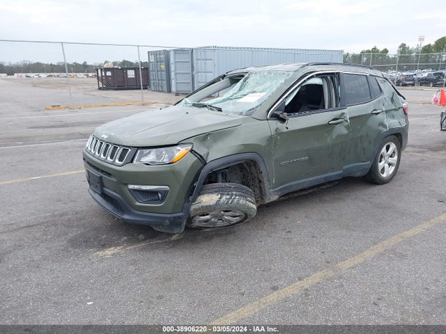3C4NJDBB0KT735382 Jeep Compass Latitude 4x4