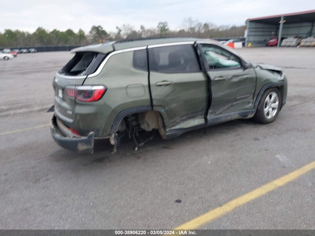 3C4NJDBB0KT735382 Jeep Compass Latitude 4x4