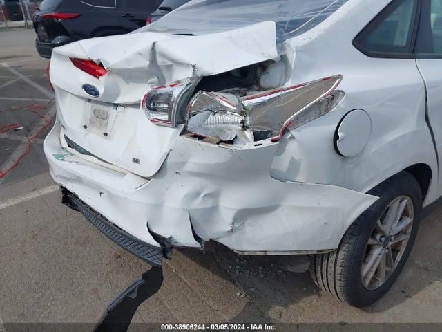 Ford FOCUS SE 2017 1FADP3F23HL269147 Image 11