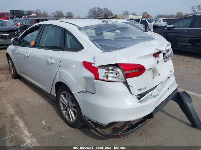 Ford FOCUS SE 2017 1FADP3F23HL269147 Image 3