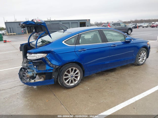 3FA6P0HD6HR245979 Ford FUSION SE
