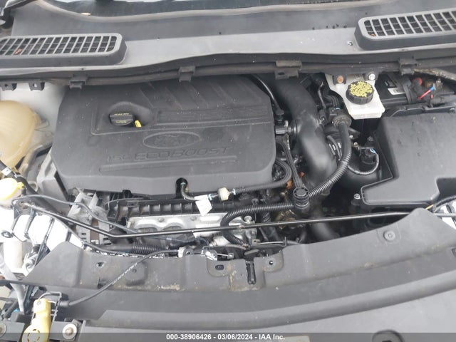 1FMCU9GD2JUC12418 Ford ESCAPE SE