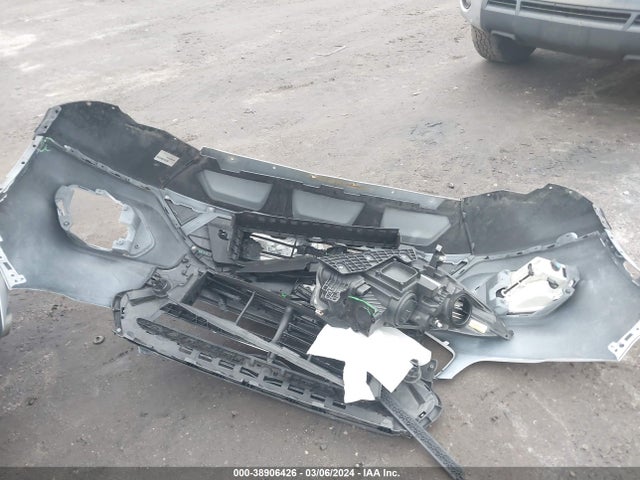 1FMCU9GD2JUC12418 Ford ESCAPE SE