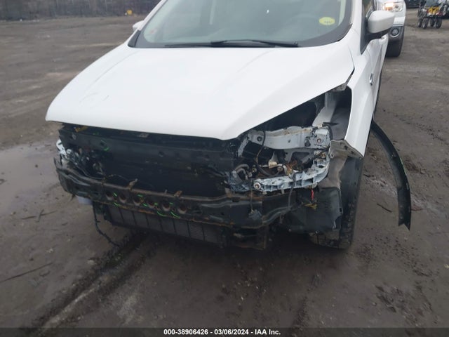 1FMCU9GD2JUC12418 Ford ESCAPE SE