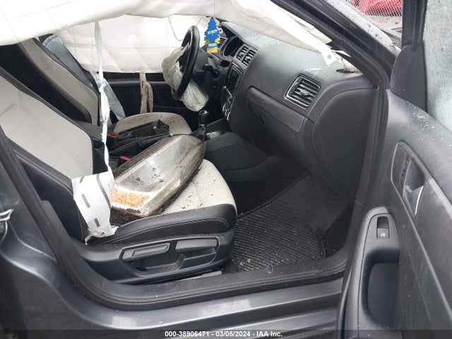 3VWB17AJ5GM235634 Volkswagen Jetta 1.8t Sport
