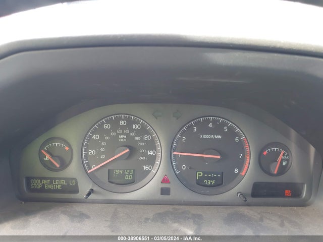 2001 VOLVO V70 T5 VIN: YV1SW53D512047723
