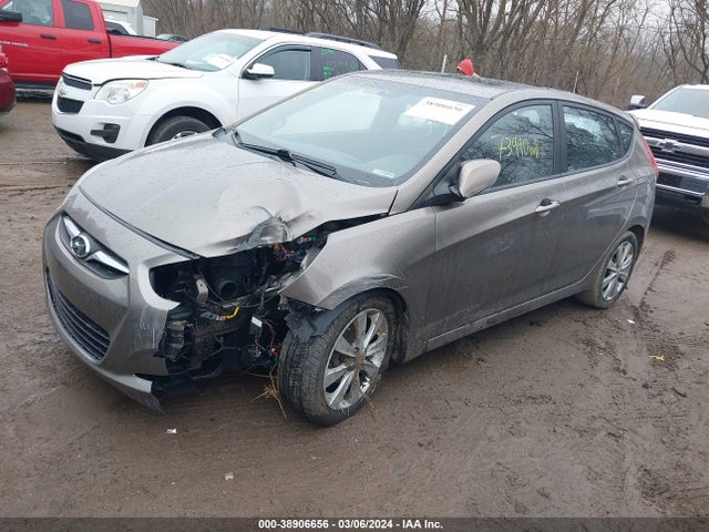 Hyundai ACCENT SE 2014 KMHCU5AE3EU161592 Image 2