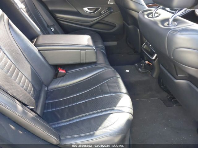 WDDUG8CB8FA156286 Mercedes-Benz S 550
