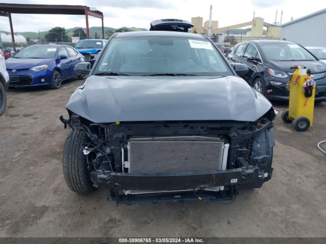 KM8K2CAB6NU762118 Hyundai Kona Se