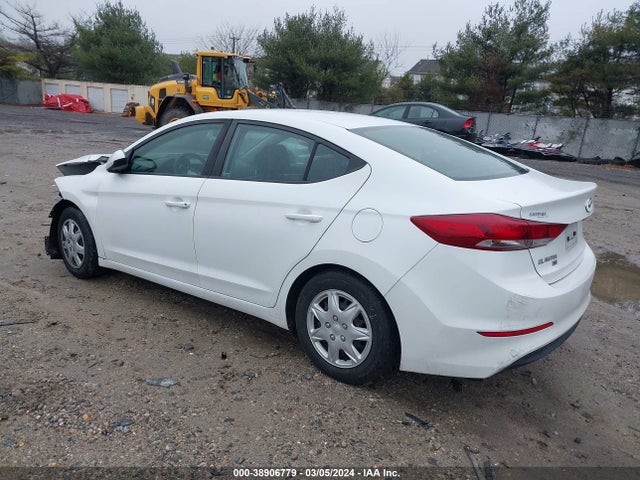 Hyundai ELANTRA SE 2018 5NPD74LF4JH274262 Image 3