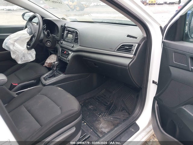 Hyundai ELANTRA SE 2018 5NPD74LF4JH274262 Image 5