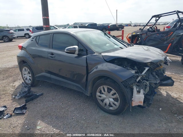 Toyota C-HR LE 2021 NMTKHMBX4MR135941 Image 1