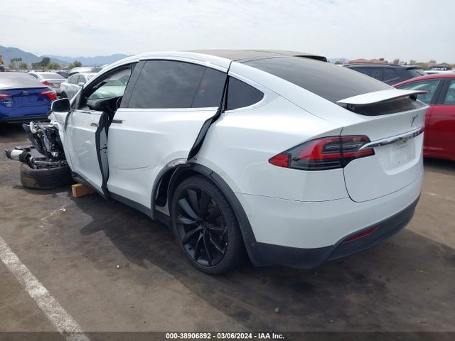 Tesla Model X 60d/70d/75d/90d 2016 5YJXCAE28GF005173 Image 3