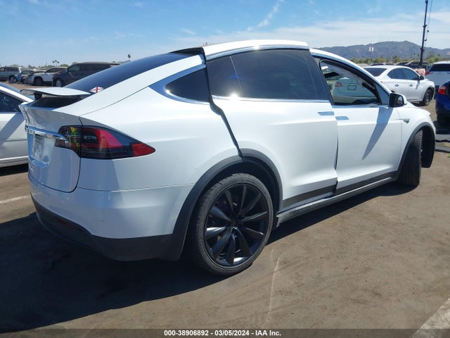 Tesla Model X 60d/70d/75d/90d 2016 5YJXCAE28GF005173 Image 4