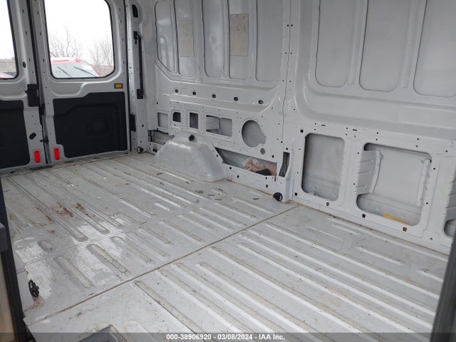 Ford Transit-250 2018 1FTYR2CG9JKA31590 Image 8