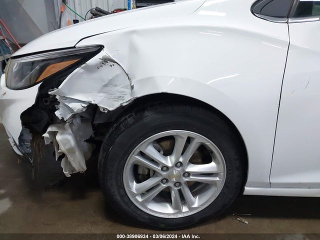 Chevrolet Cruze Lt Auto 2018 1G1BE5SM5J7242548 Image 18