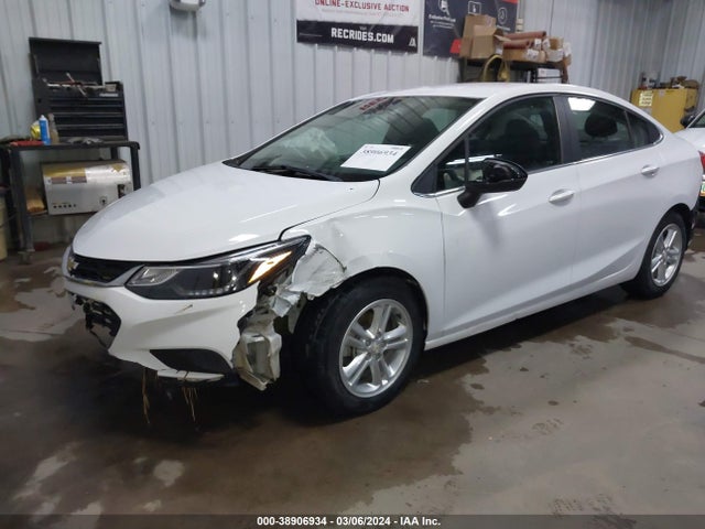 Chevrolet Cruze Lt Auto 2018 1G1BE5SM5J7242548 Image 2