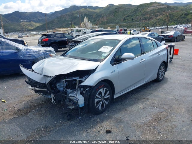 Toyota Prius Prime Premium 2017 JTDKARFP5H3066293 Image 2