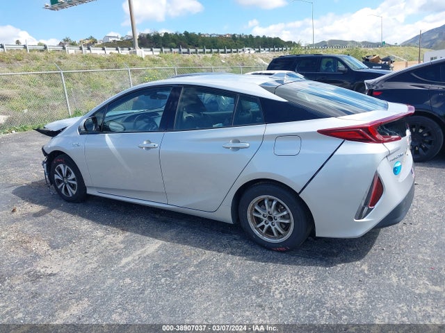 Toyota Prius Prime Premium 2017 JTDKARFP5H3066293 Image 3