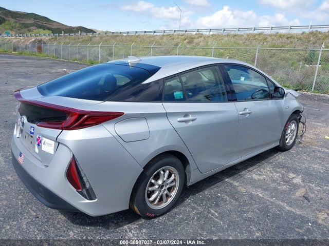 Toyota Prius Prime Premium 2017 JTDKARFP5H3066293 Image 4