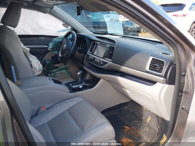 Toyota Highlander Limited 2017 5TDDZRFH7HS463920 Image 5