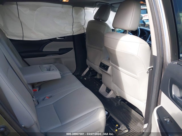 Toyota Highlander Limited 2017 5TDDZRFH7HS463920 Image 8