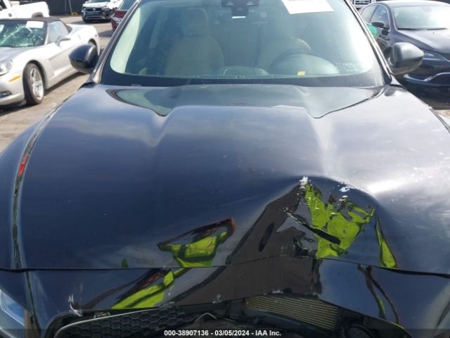 SADCJ2FX3KA369219 Jaguar F-pace 25t Premium