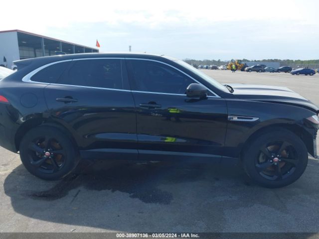 SADCJ2FX3KA369219 Jaguar F-pace 25t Premium
