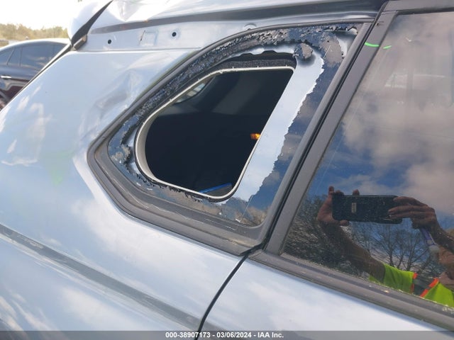 Toyota Corolla Cross Le 2022 7MUBAABG7NV035473 Image 18