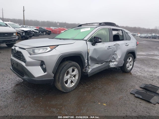 Toyota Rav4 Xle 2019 JTMP1RFV6KD520279 Image 2
