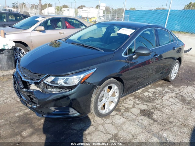 Chevrolet Cruze Premier Auto 2018 1G1BF5SM3J7215779 Image 2