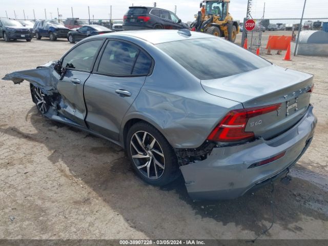 7JRA22TK0LG060476 Volvo S60 T6 Momentum