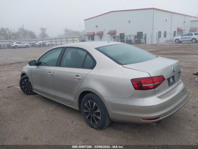 3VW267AJ8GM272159 Volkswagen Jetta 1.4t S