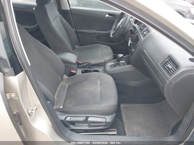 3VW267AJ8GM272159 Volkswagen Jetta 1.4t S