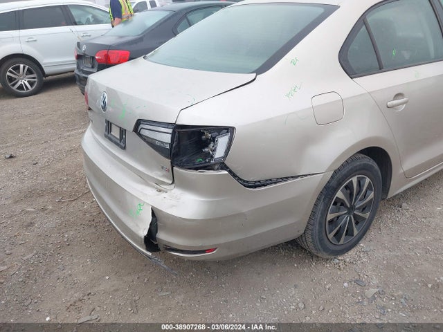 3VW267AJ8GM272159 Volkswagen Jetta 1.4t S